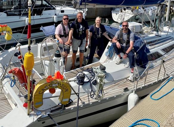 beginner sailing course